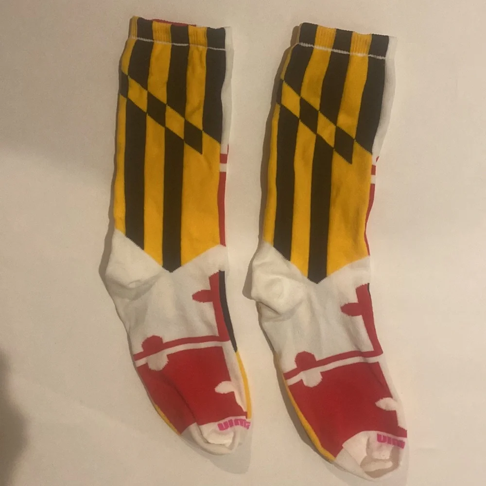 UMD UNIVERSITY OF MARYLAND Athletic Flag Socks Mens M Medium $15 EUC